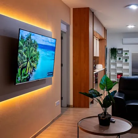 Earth Apartment Larnaca Exterior photo