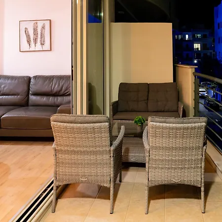 Earth Apartment Larnaca Exterior photo